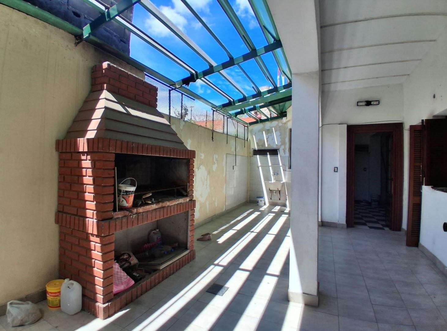 Foto de Casa de Pasillo único con 2 dormitorios y patio, imagen 3