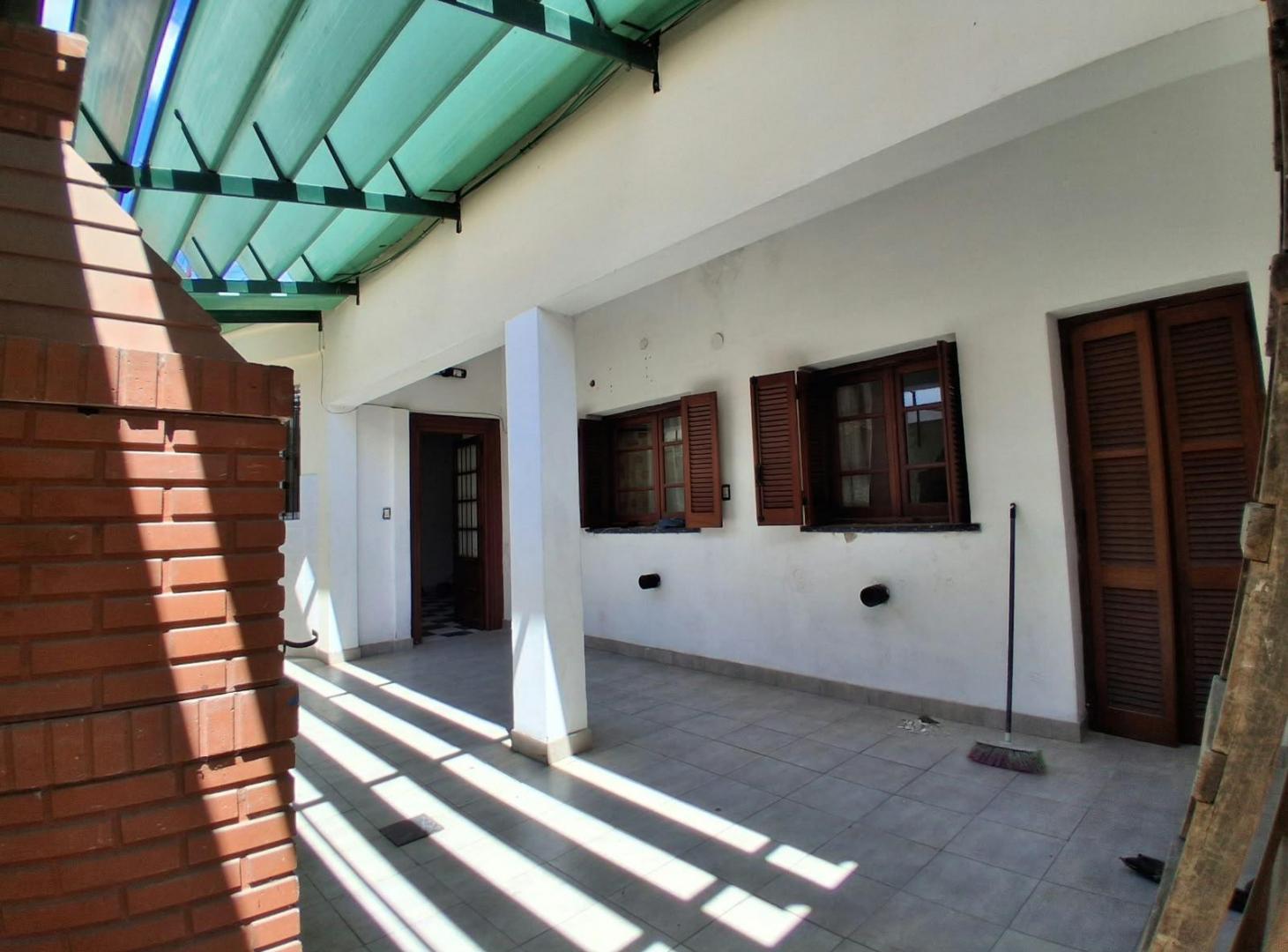 Foto de Casa de Pasillo único con 2 dormitorios y patio, imagen 5