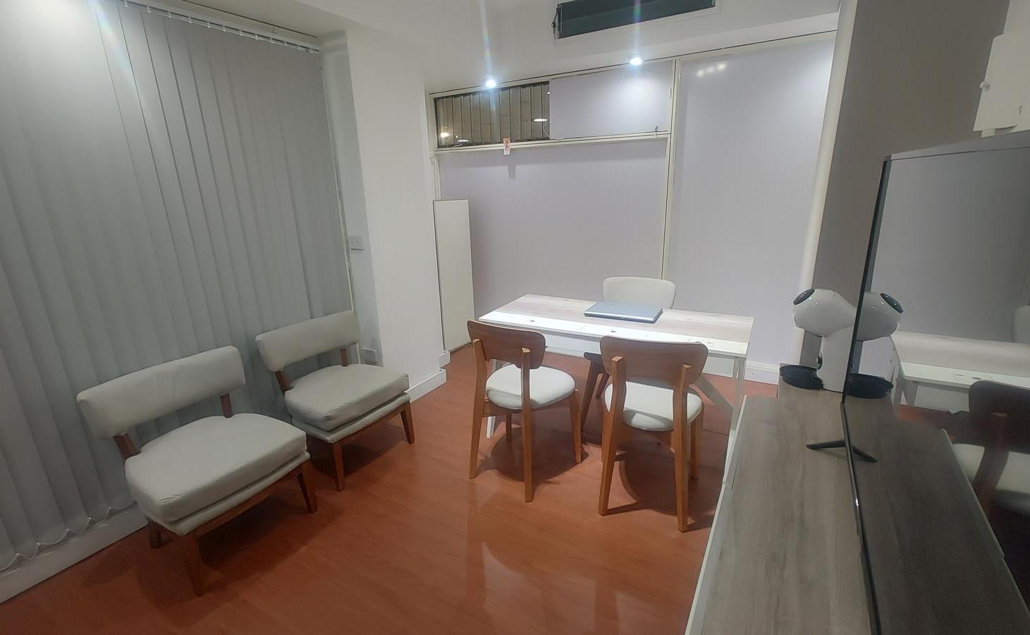 Foto de ALQUILER – OFICINA / LOCAL COMERCIAL AMUEBLADO – GALERÍA LIBERTAD, imagen 2