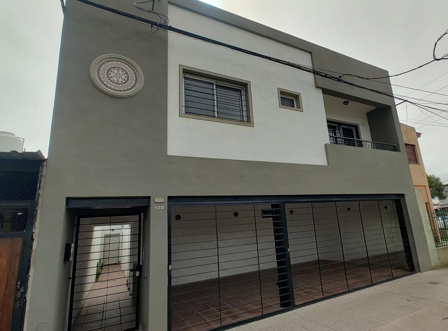 Foto de Venta departamento estilo casa | 2 dorm patio | Granadero Baigorria, imagen 1