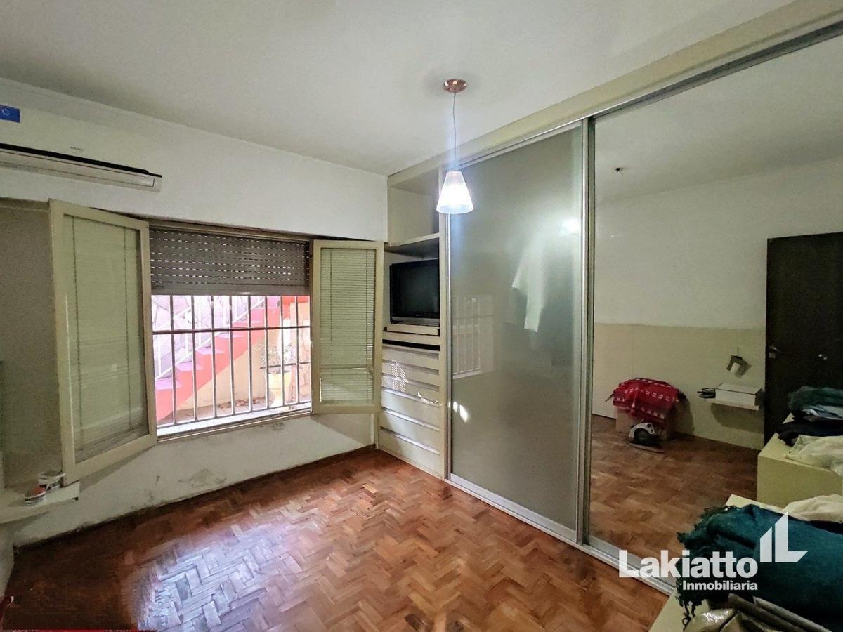 Casa 3 Dorm C/2 Cocheras y Consultorio Odontologico - Montevideo 5400 - Belgrano 2