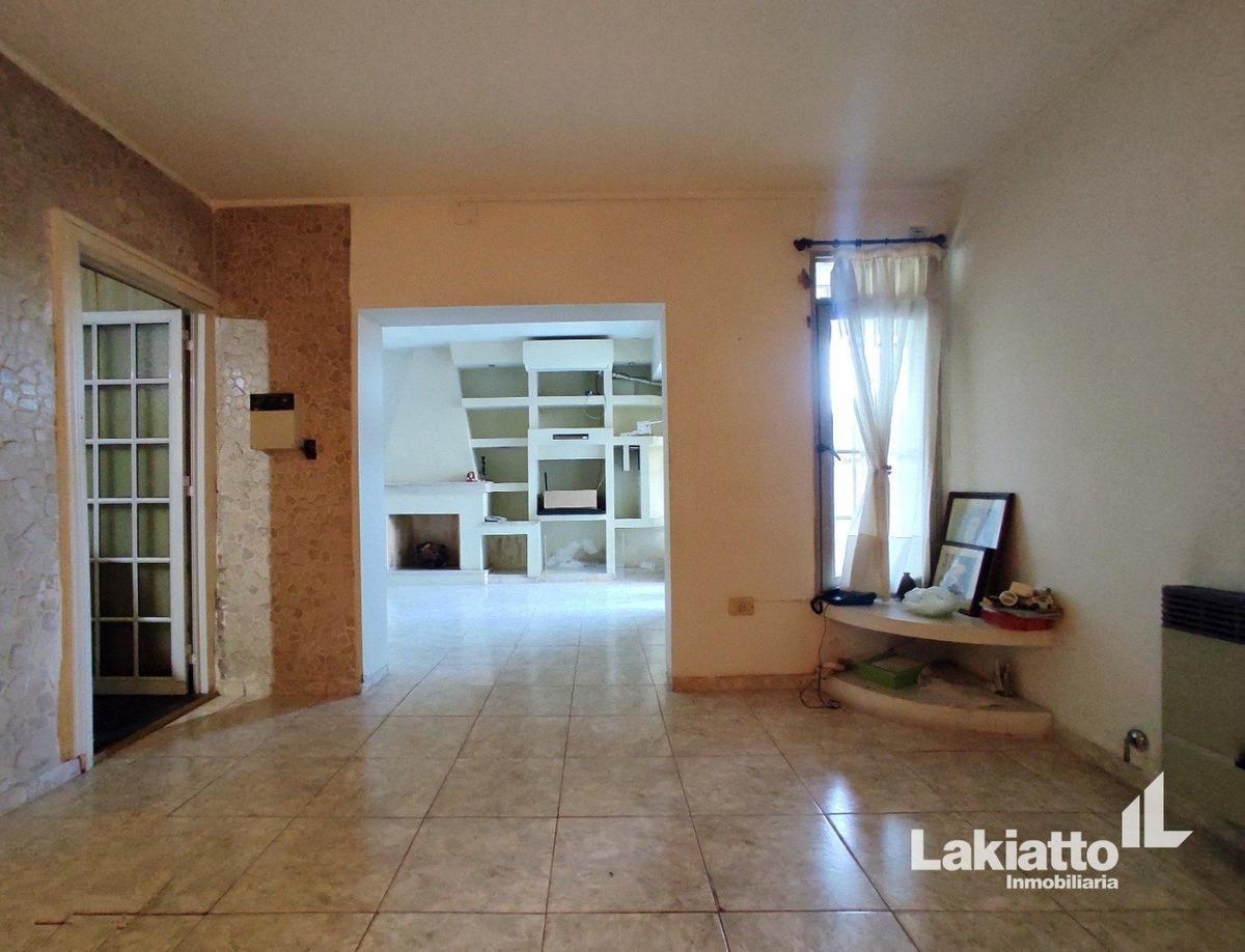 Casa 3 Dorm C/2 Cocheras y Consultorio Odontologico - Montevideo 5400 - Belgrano 4