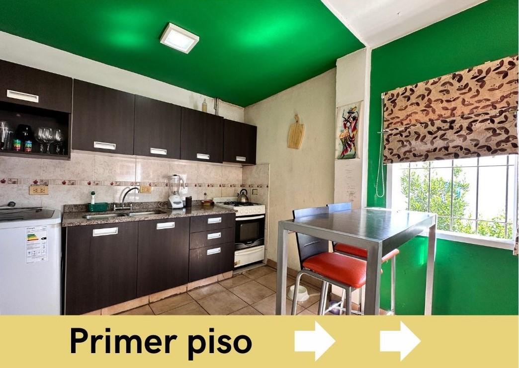 Casa + 2 Deptos de 2 Dorm. en Bailen 200 5