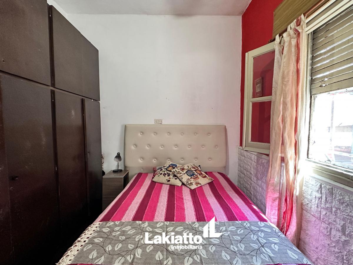 Casa + 2 Deptos de 2 Dorm. en Bailen 200 2