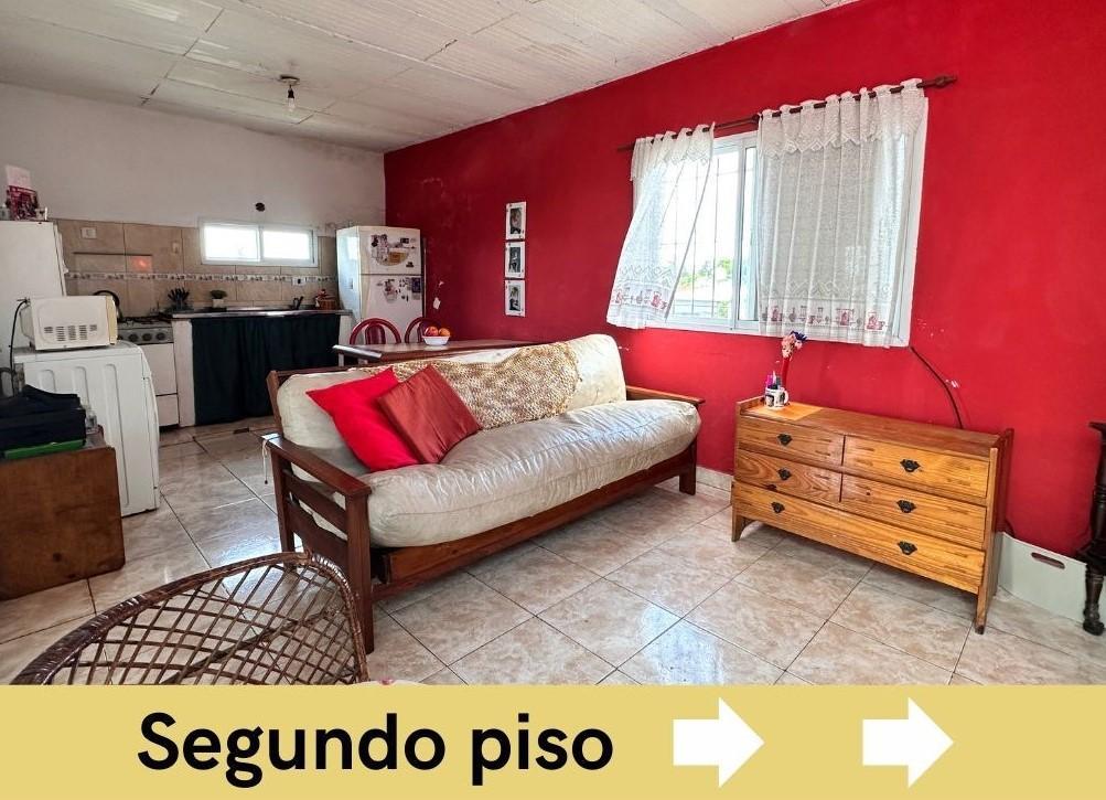 Casa + 2 Deptos de 2 Dorm. en Bailen 200 4