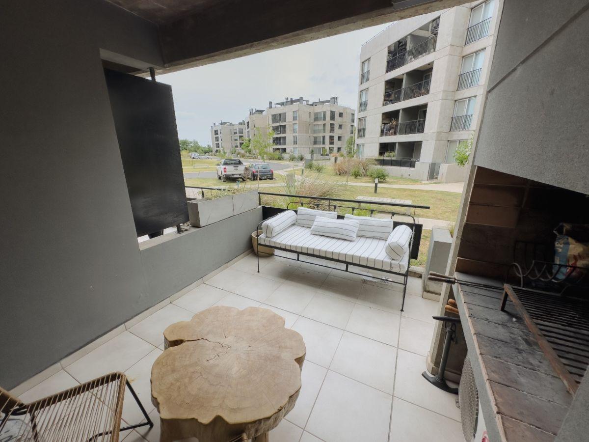 Departamento en venta c/ cochera en Funes