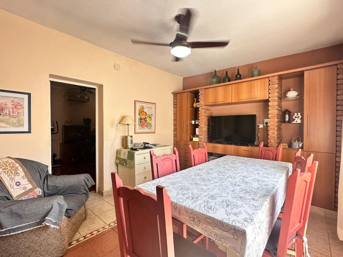 Foto de Casa de pasillo único de 3 dormitorios en venta en Biedma 400, imagen 3