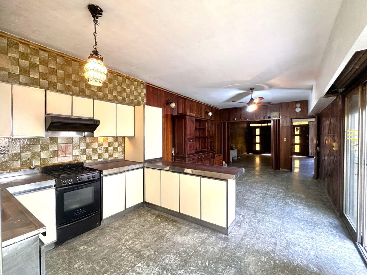 Foto de Casa en venta 4 dormitorios c/garage en Echesortu, imagen 3