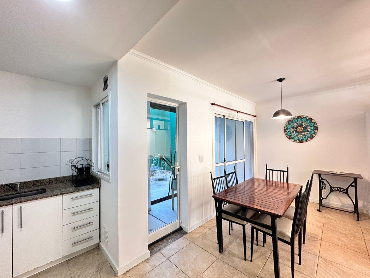 Foto de Departamento un dormitorio con patio en venta en Arroyito, imagen 1