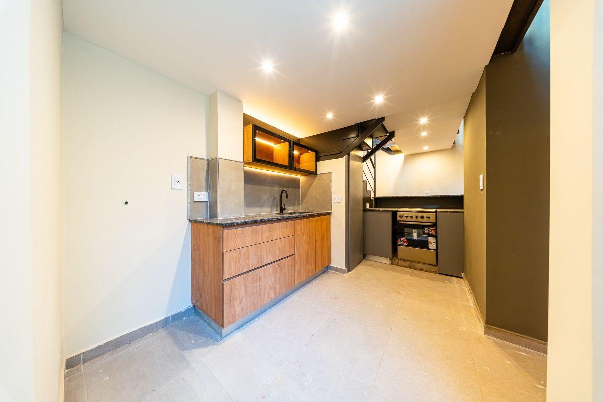 Foto de Duplex de 2 dormitorios con patio en venta en Corrientes 1500, imagen 4