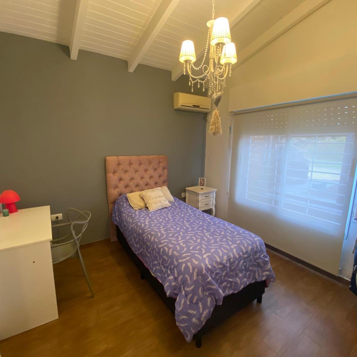 Moderna Casa de Tres Dorm. con Jardin y Piscina 3