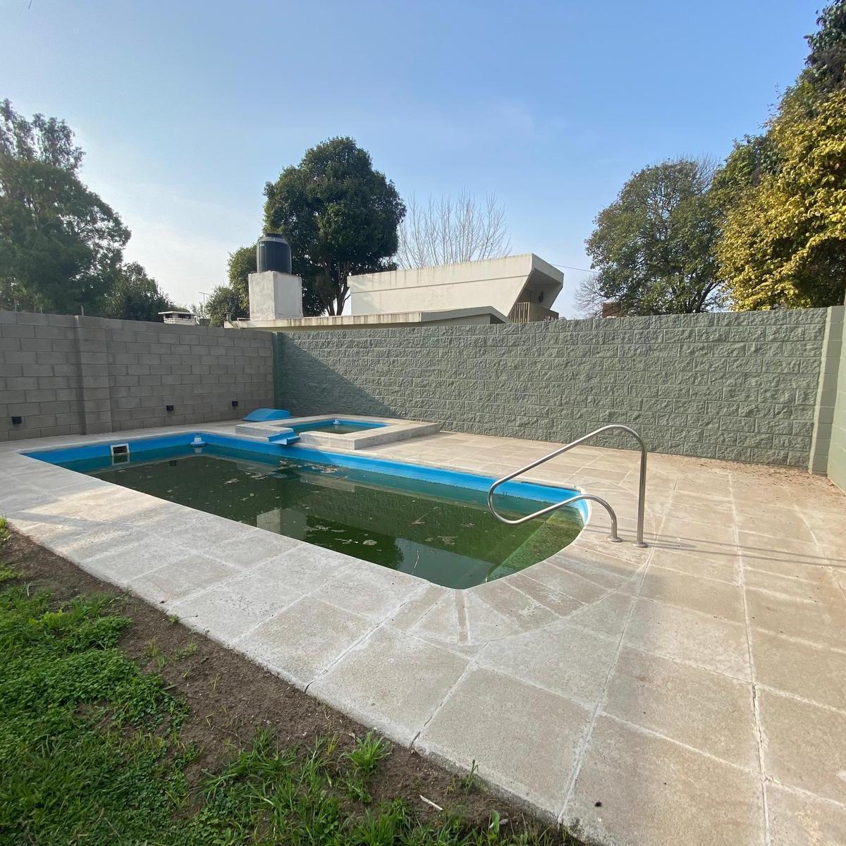 Moderna Casa de Tres Dorm. con Jardin y Piscina 4