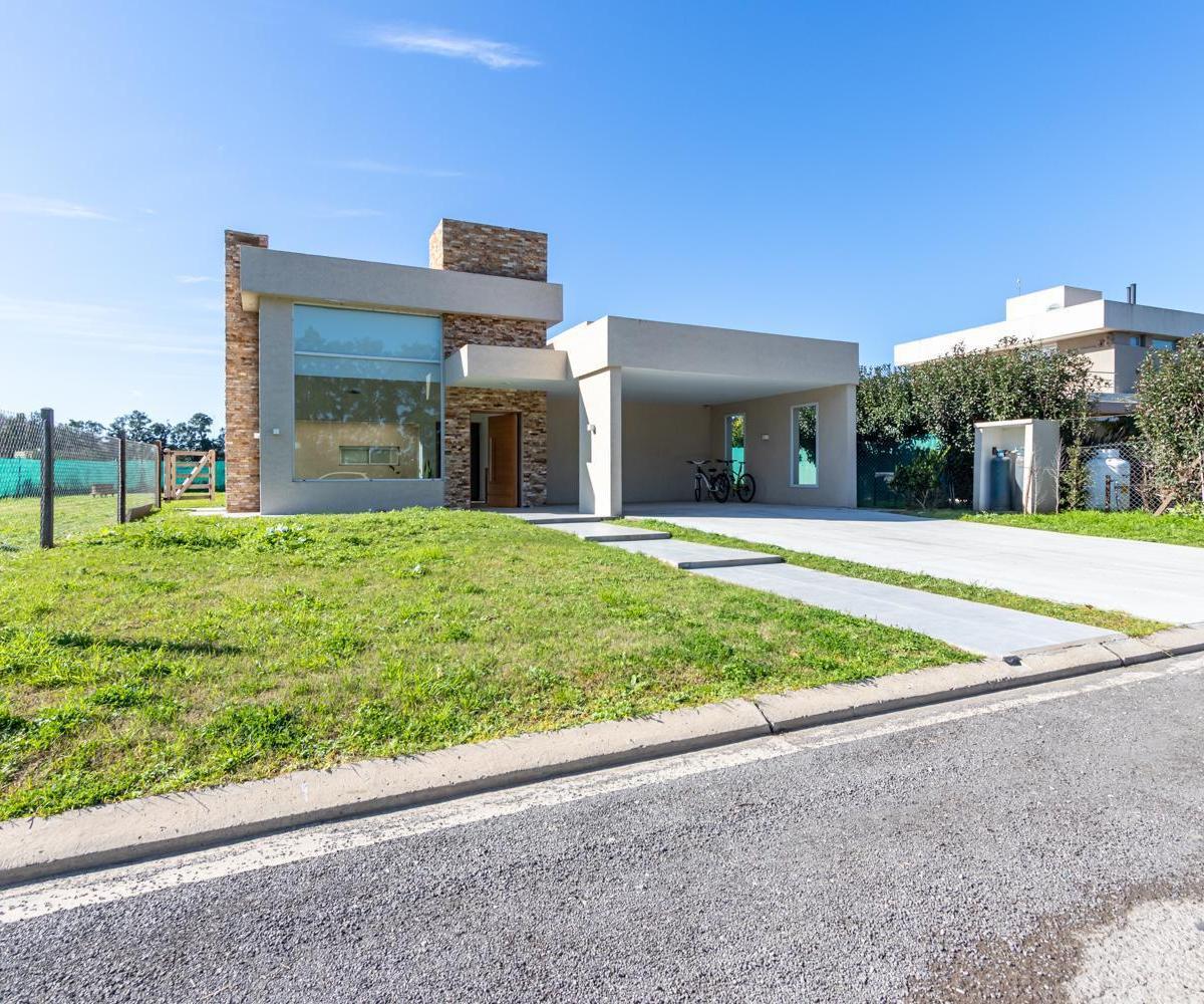 Venta Azahares del Parana Dos Dorm. Quincho Piscina 1