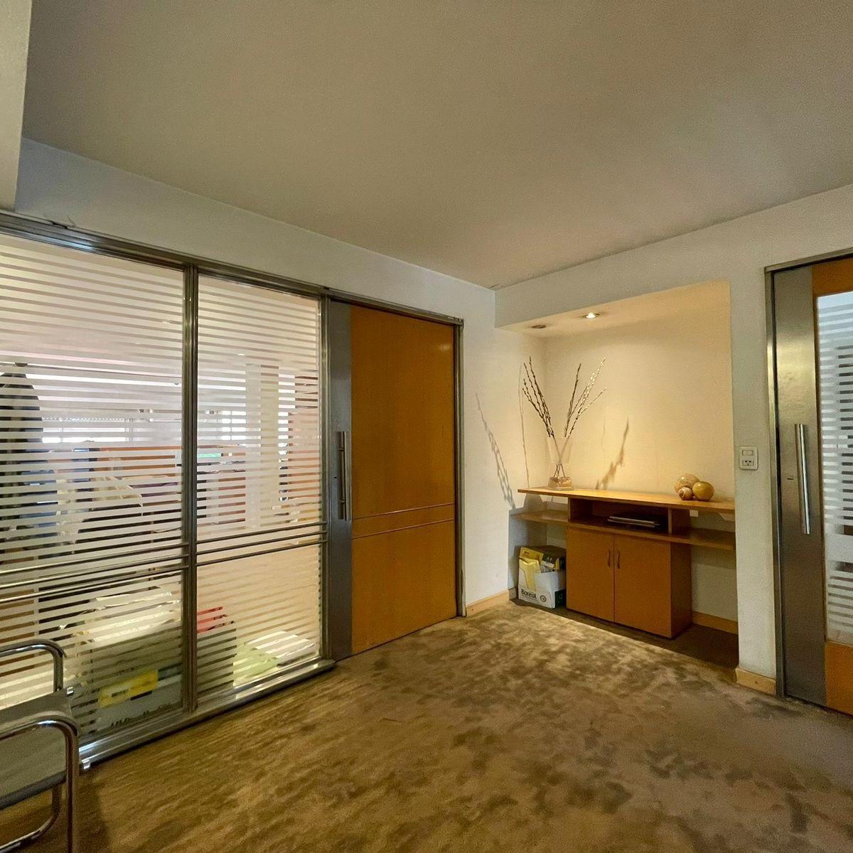 Piso Exclusivo en Venta Oficinas con Cochera 3