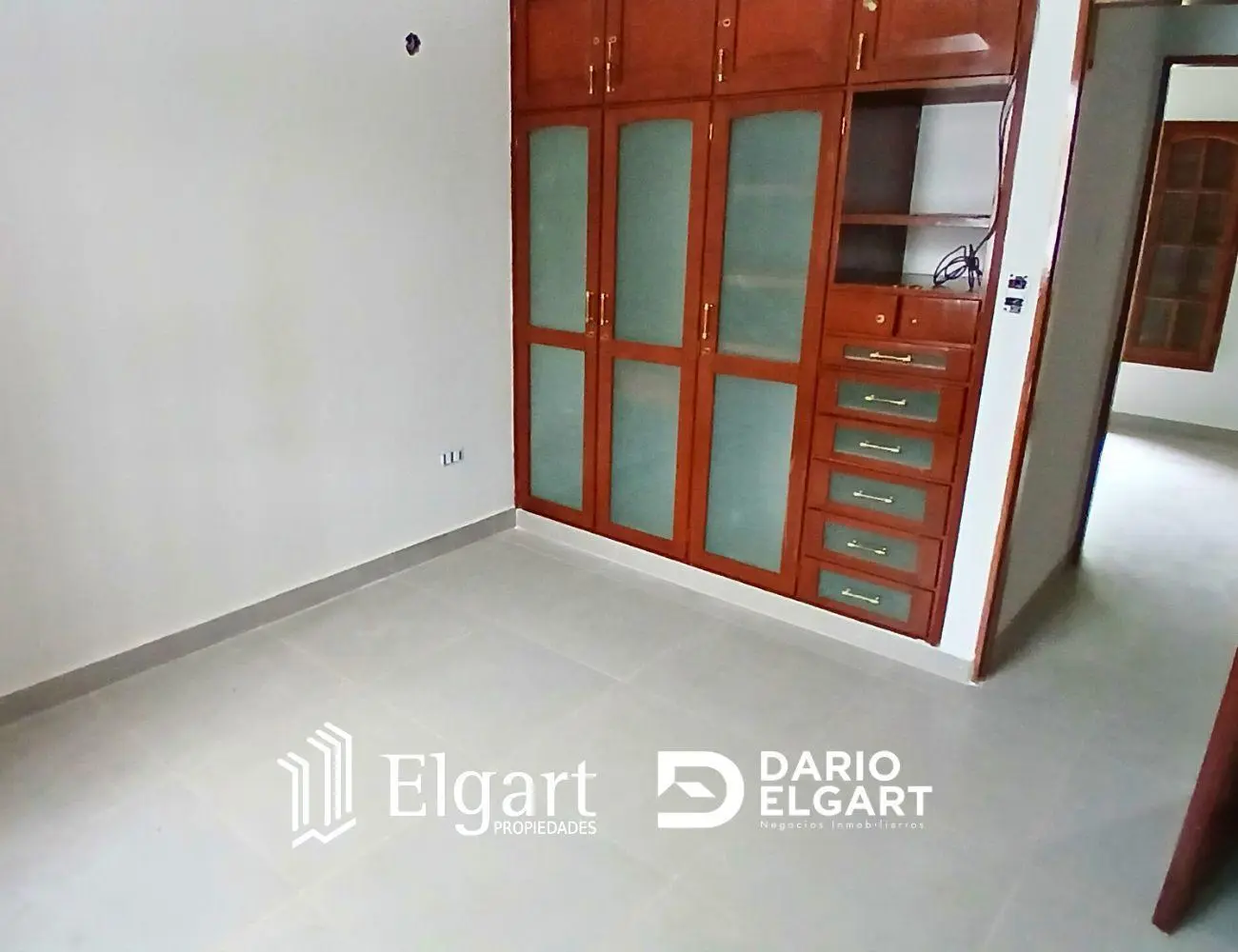 Oficina . | Av. Aconquija al 1700 3