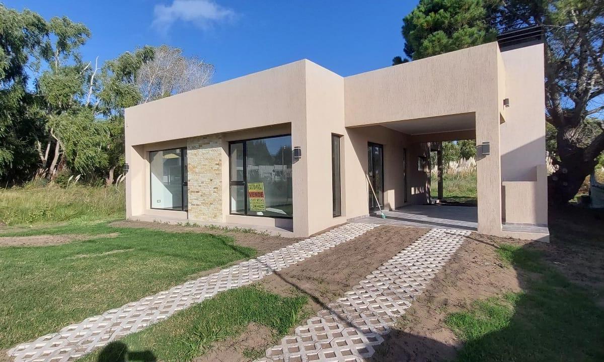 "Casa a Estrenar en Costa del Este, Costa Atlantica." 2
