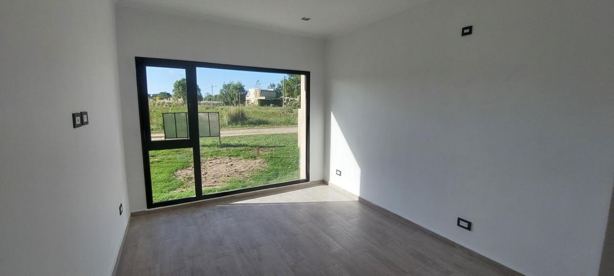"Casa a Estrenar en Costa del Este, Costa Atlantica." 4