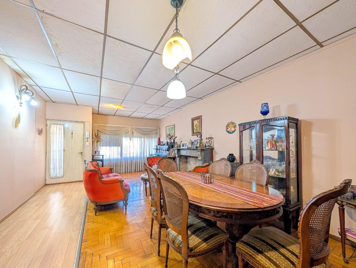 Foto de CASA DE 4 DORMITORIOS EN VENTA DE 330 M2 EN ROSARIO, imagen 5
