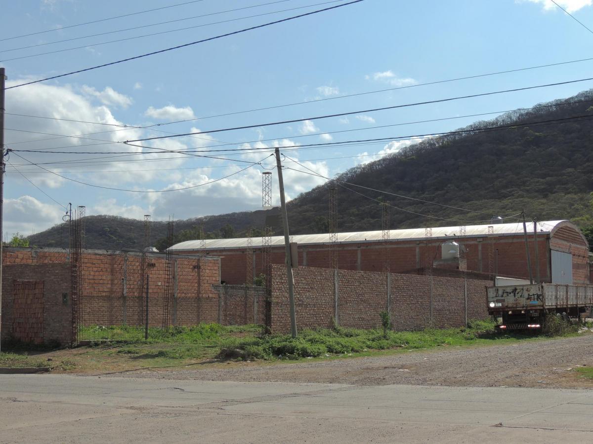 VENTA GALPON BARRIO AUTODROMO