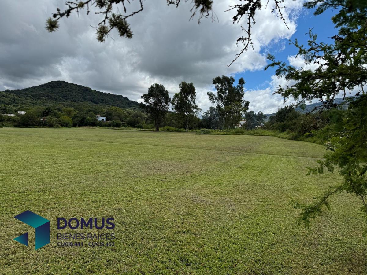 Venta Importante Predio y Casa en Lesser 2