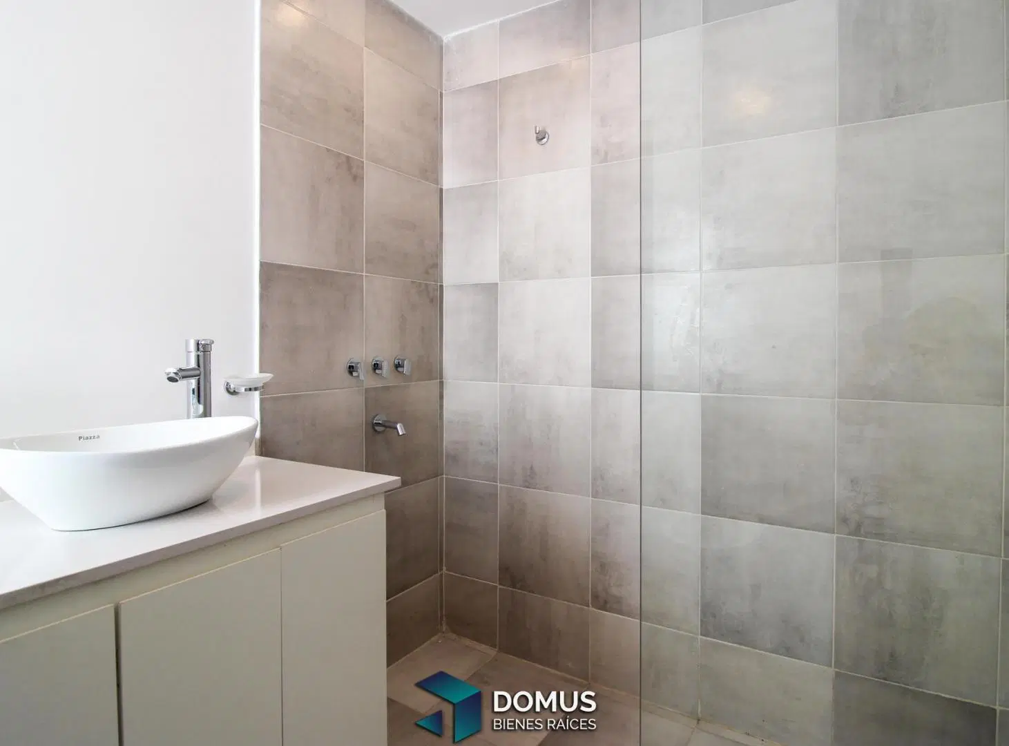 VENTA CASA A ESTRENAR EN EKO DISTRITO 8
