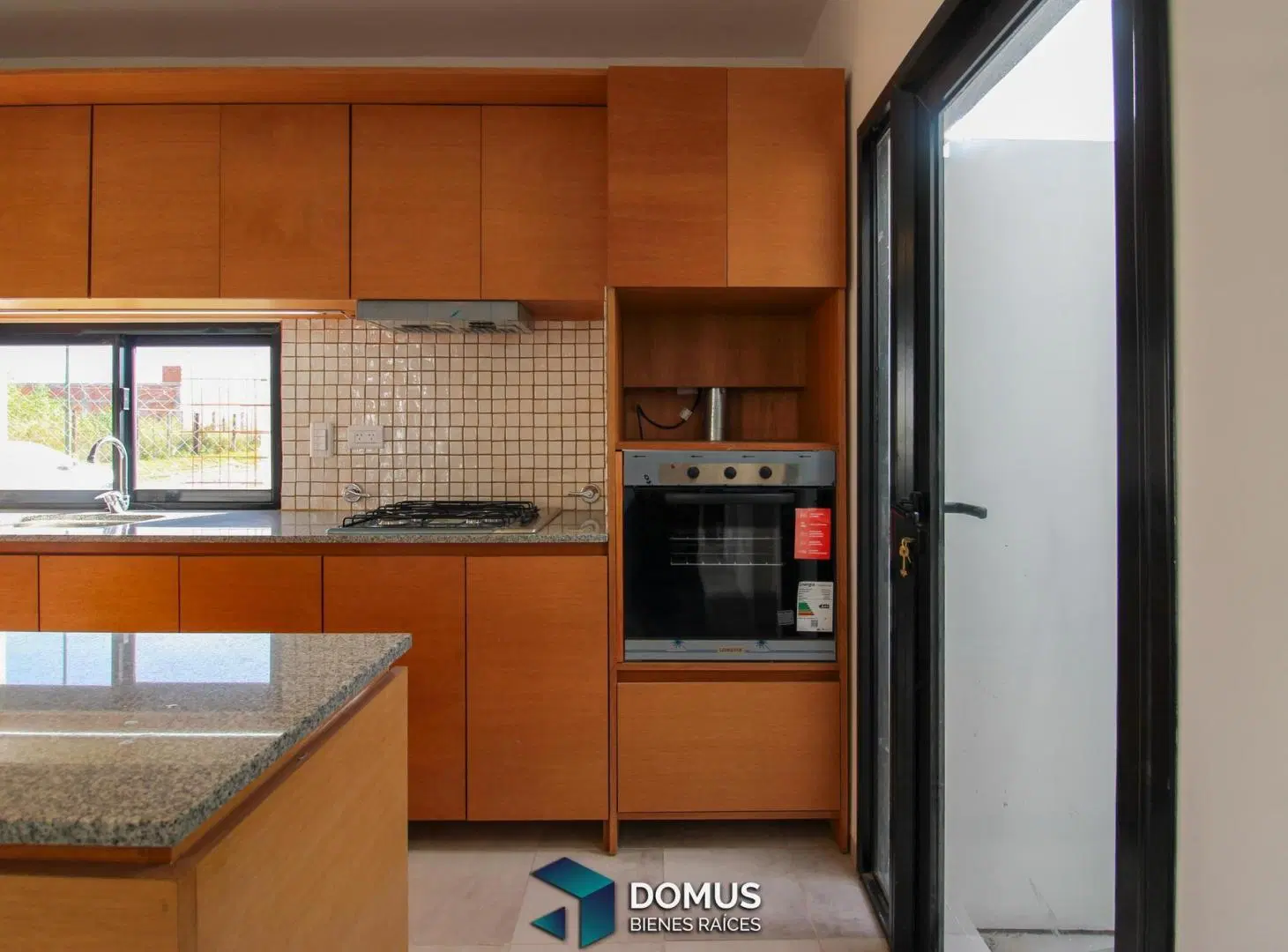 VENTA CASA A ESTRENAR EN EKO DISTRITO 2