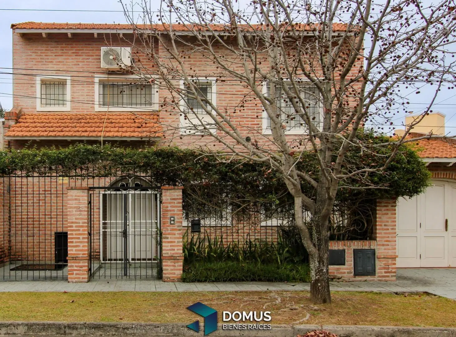 VENTA CASA B° GRAND BOURG 2