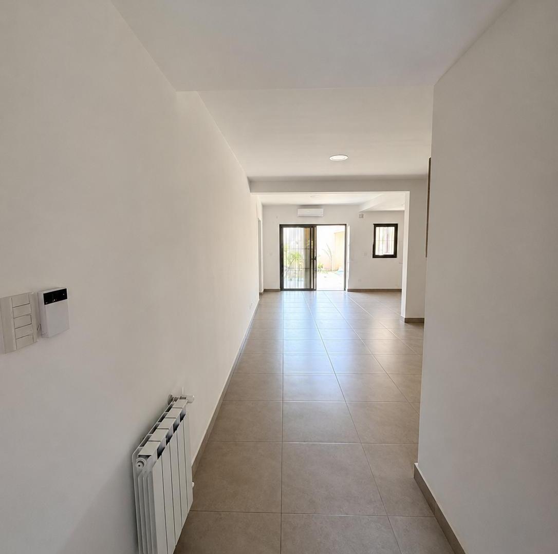 Foto de VENTA DUPLEX BARRIO GRAND BOURG, imagen 4