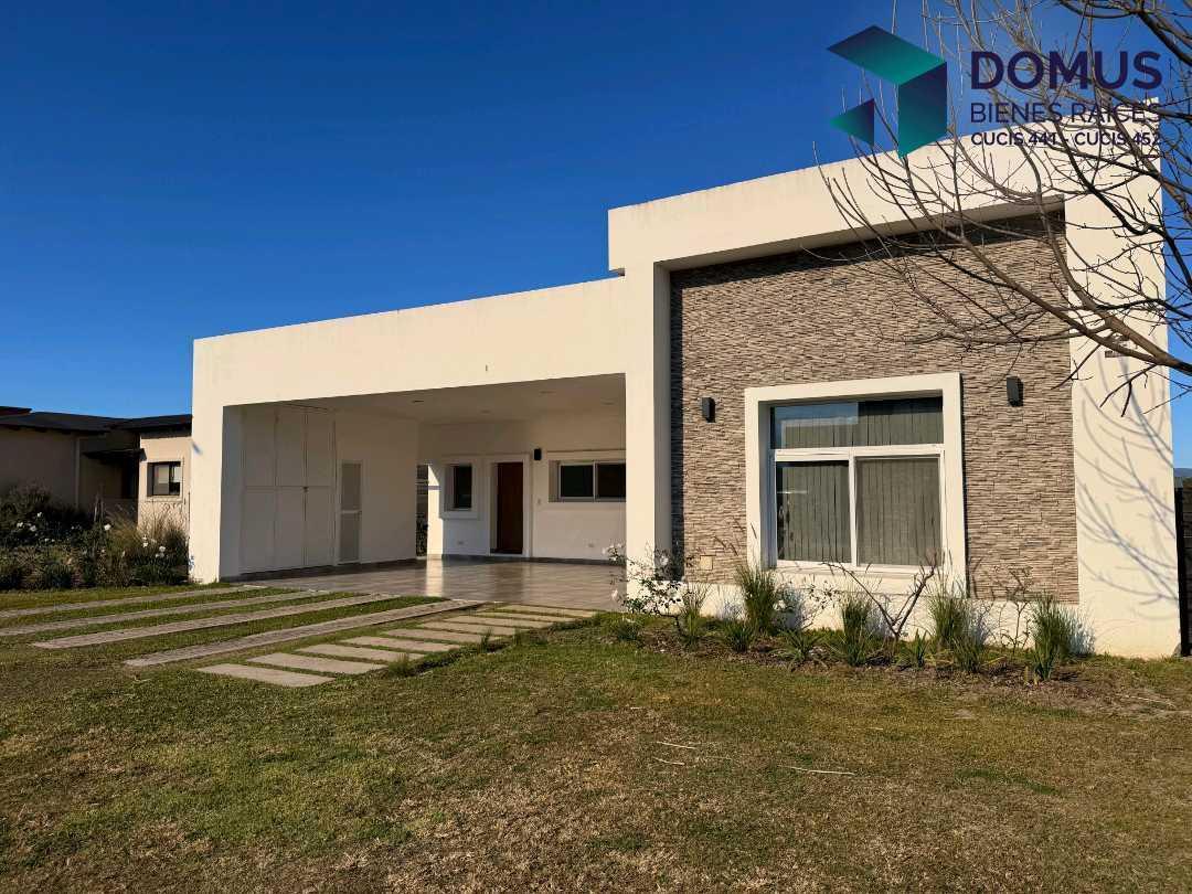 Foto de VENTA HERMOSA CASA JARDINES DE SAN LORENZO, imagen 3