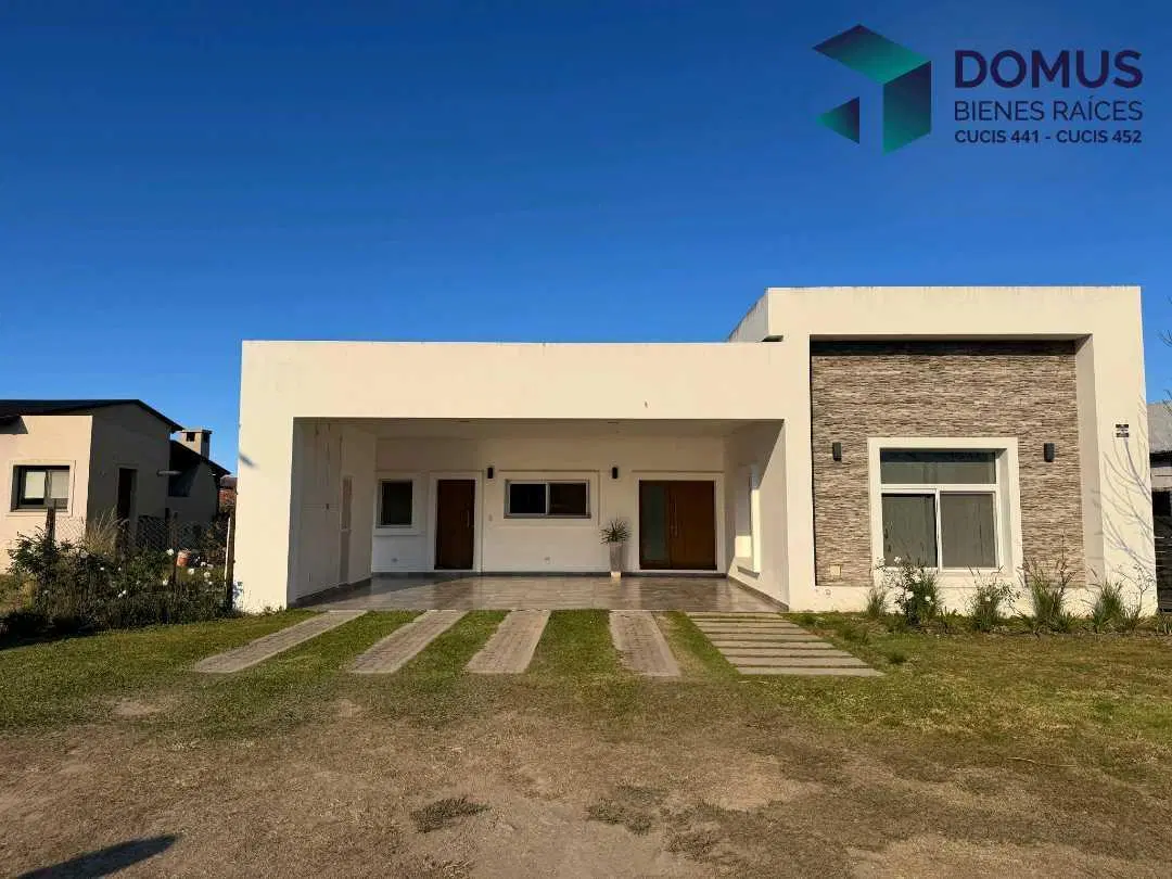 VENTA HERMOSA CASA JARDINES DE SAN LORENZO 1