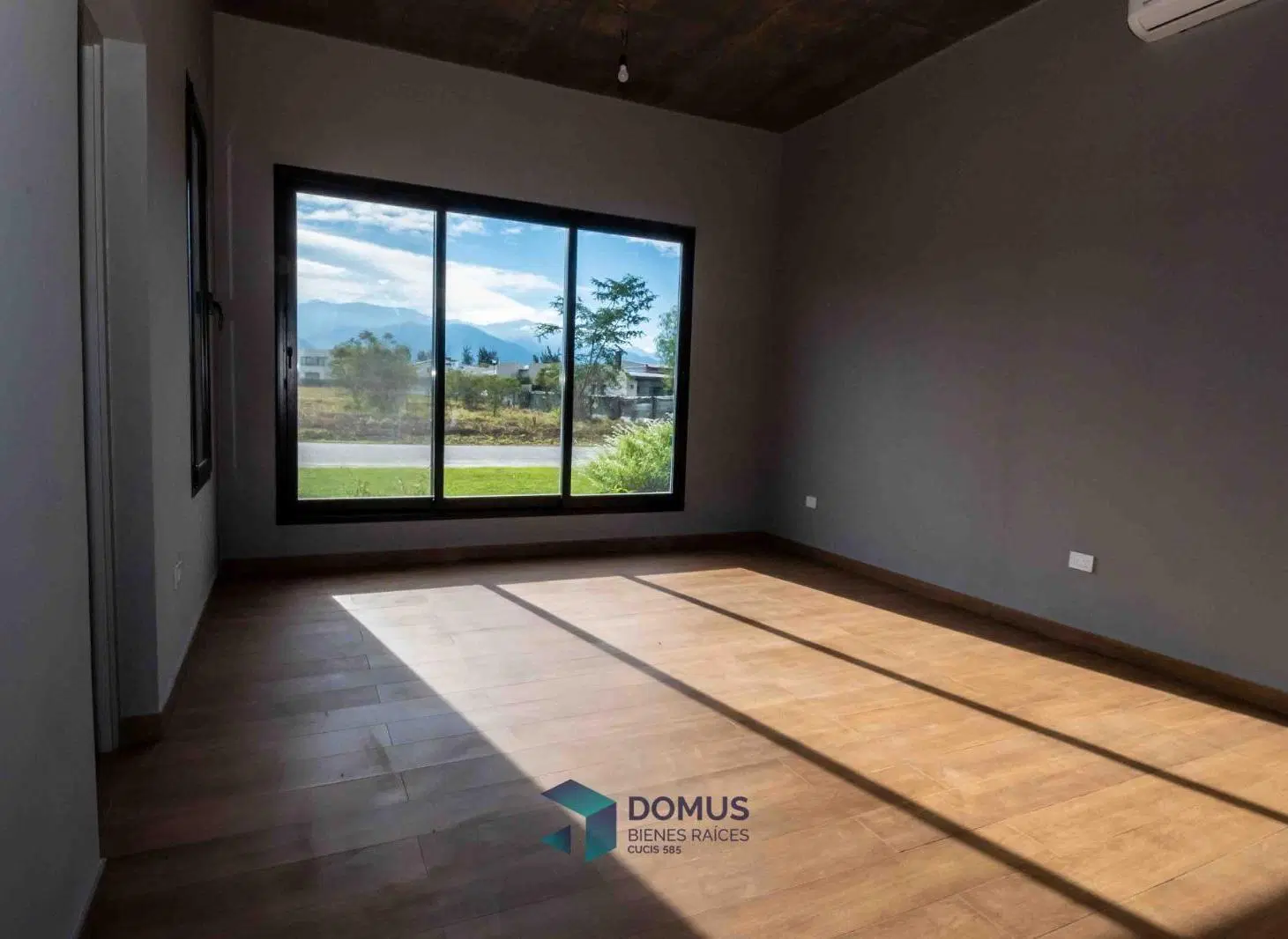 VENTA OFICINA COMERCIAL 8