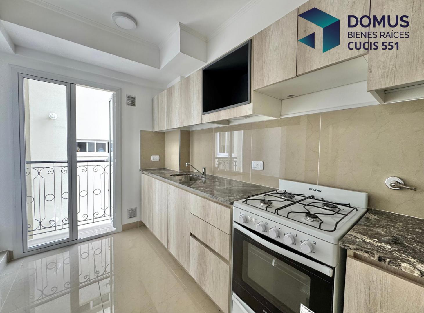 Foto de VENTA DEPARTAMENTO MACROCENTRO | 2 DORMITORIOS CON COCHERA, imagen 1