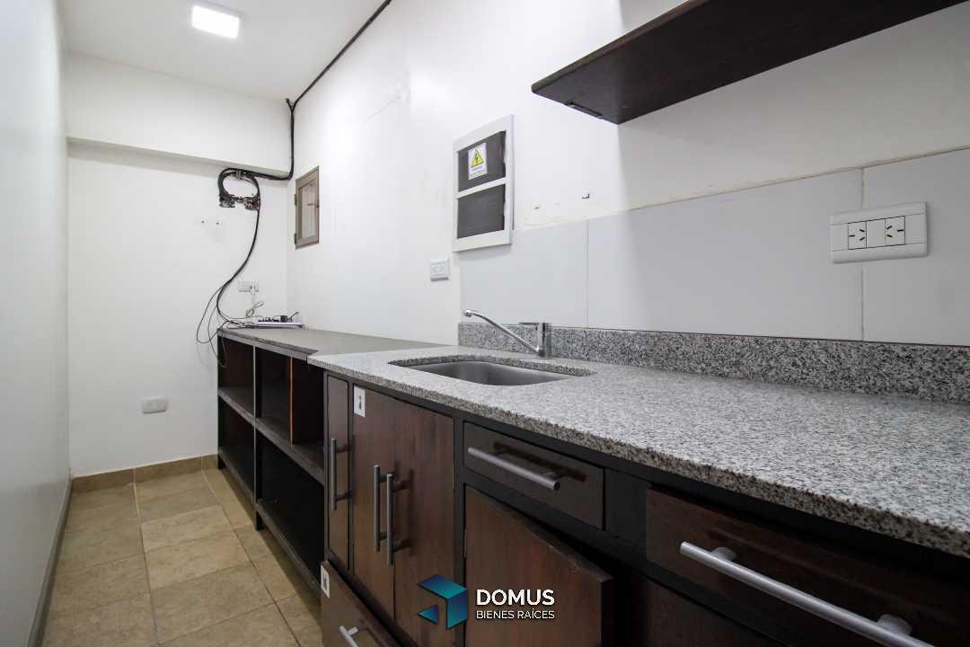 Foto de VENTA GALPON CON OFICINAS MACROCENTRO, imagen 4