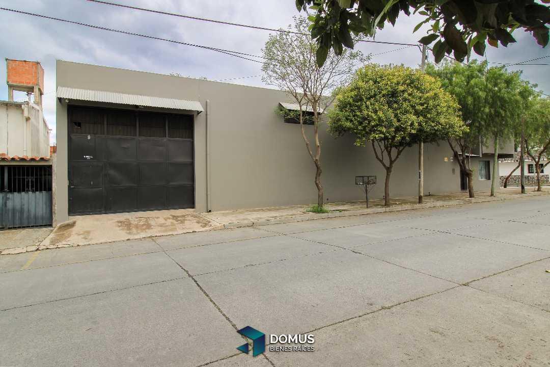 Foto de VENTA GALPON CON OFICINAS MACROCENTRO, imagen 1