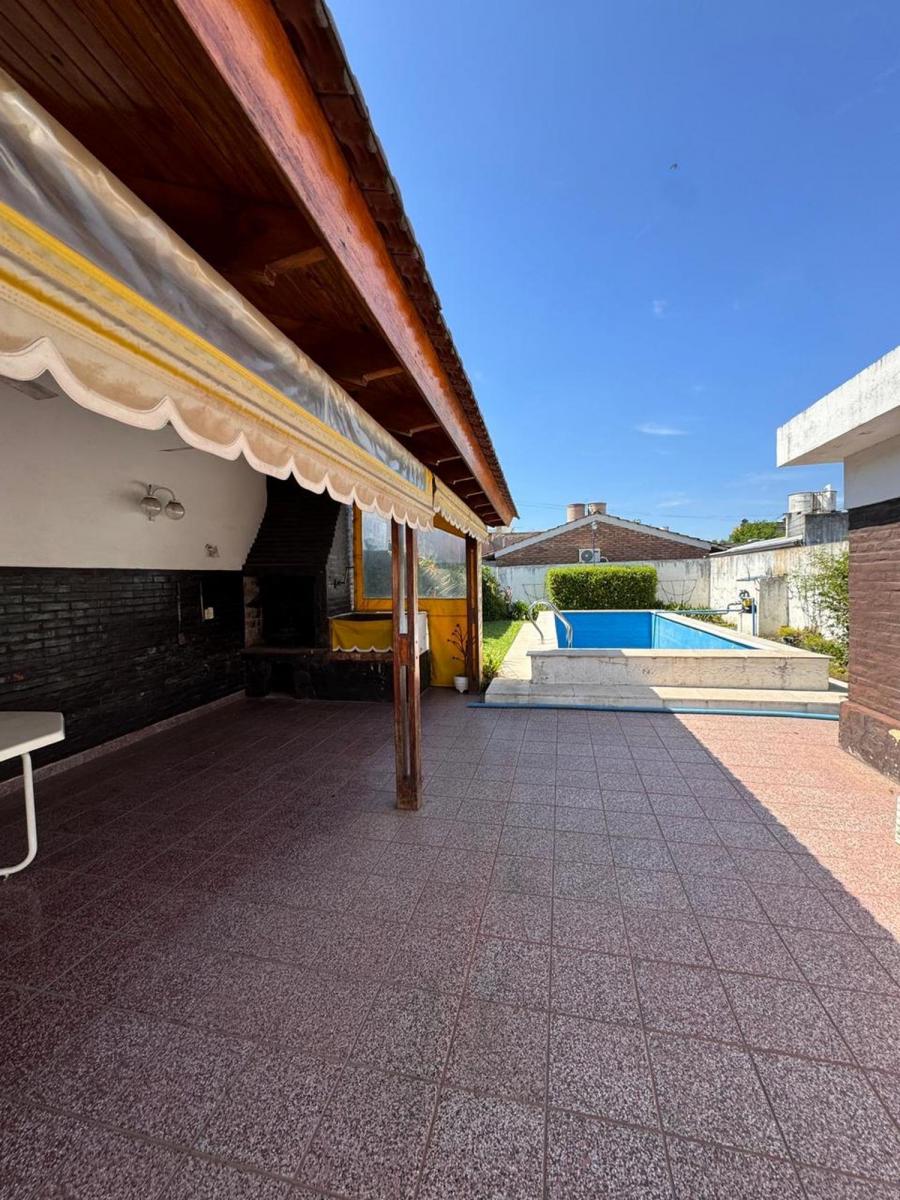 Casa en Venta en Pehuajó con Pileta 4
