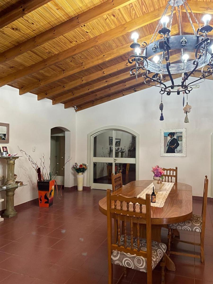 Casa en Venta en Bragado con Pileta 2
