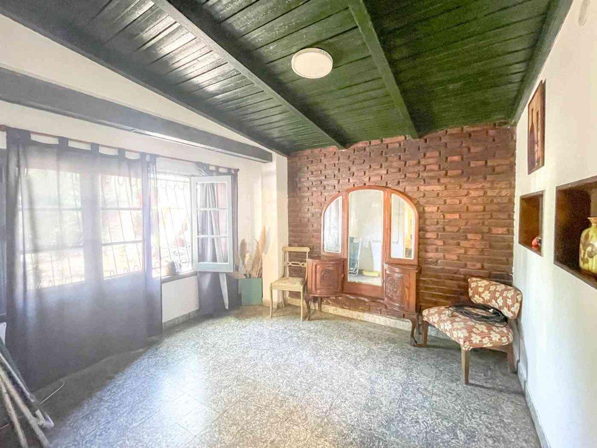 Casa en Venta en Pergamino con Pileta y Galpon 4