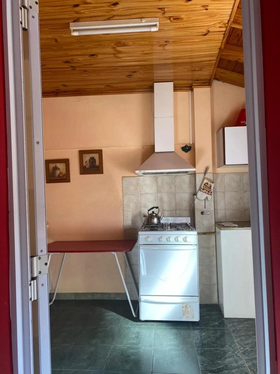 En Venta Casa con Departamento y Taller en Pehuaj0 2