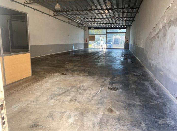 LOCAL COMERCIAL EN VENTA EN PERGAMINO. 4