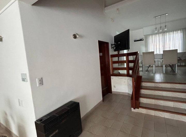 CASA EN VENTA EN PERGAMINO ZONA CENTRICA 4