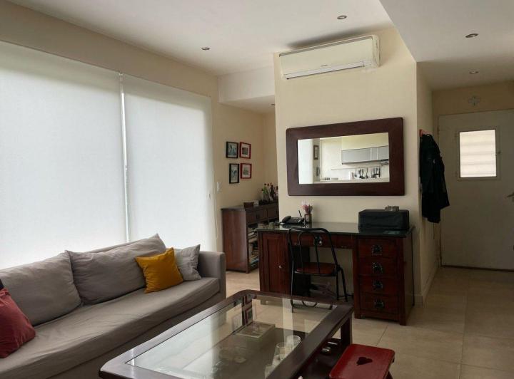 CASA EN VENTA EN PERGAMINO CON PILETA 2