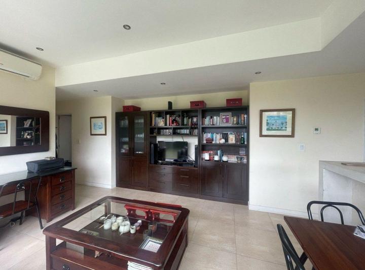 CASA EN VENTA EN PERGAMINO CON PILETA 4
