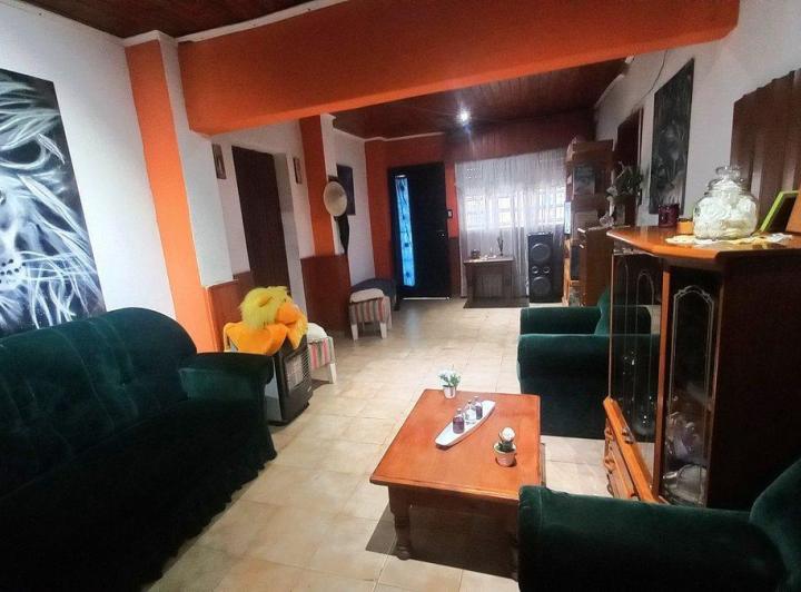 CASA EN VENTA EN PERGAMINO CON PILETA 3