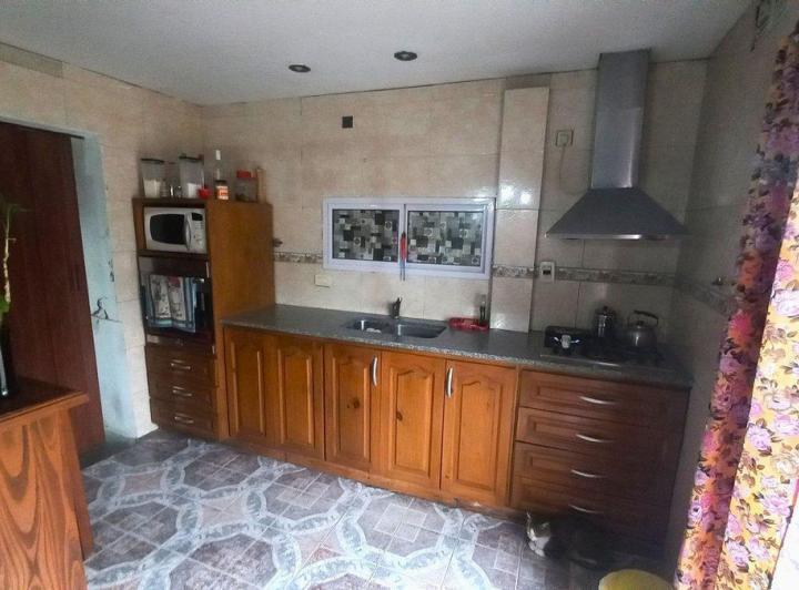 CASA EN VENTA EN PERGAMINO CON PILETA 4