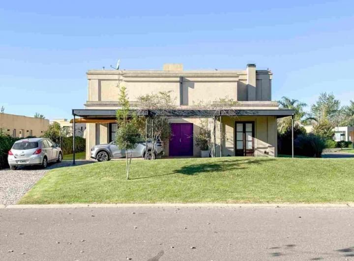 CASA EN VENTA EN PERGAMINO EN BARRIO CERRADO 2