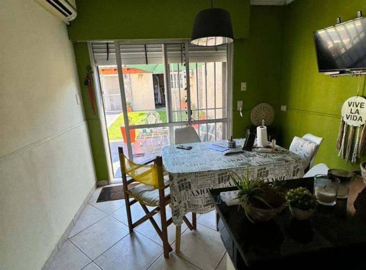 CASA EN VENTA EN PERGAMINO CON PILETA 3