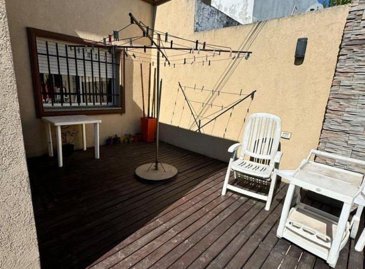 CASA EN VENTA EN PERGAMINO CON PILETA 4