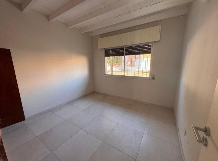 CASA EN VENTA EN PERGAMINO CON COCHERA 4
