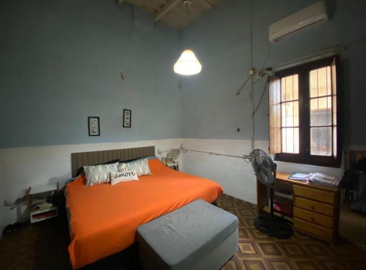 CASA EN VENTA EN PERGAMINO A REFACCIONAR CON PATIO 2