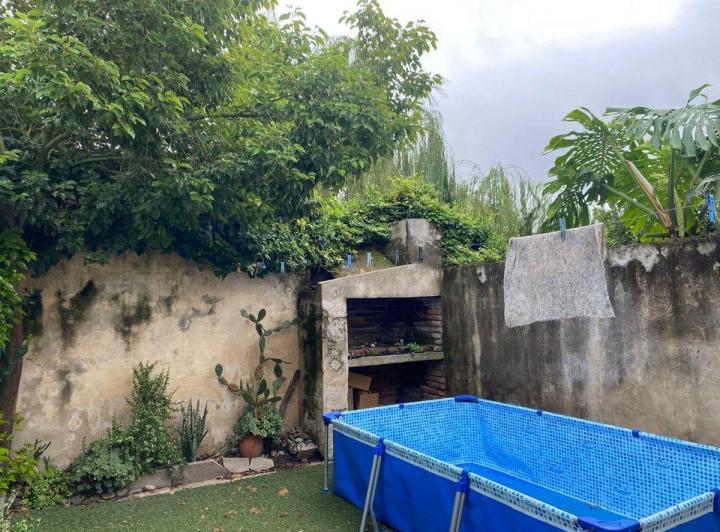 CASA EN VENTA EN PERGAMINO A REFACCIONAR CON PATIO 4